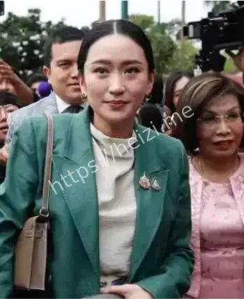 泰国女总理解职