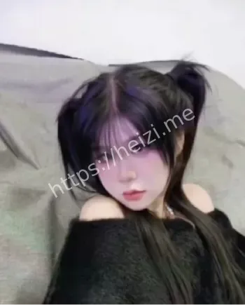 保安围堵黄毛勇士