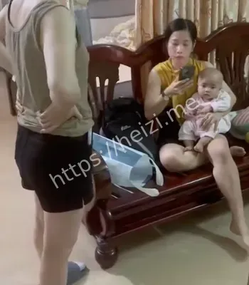 三个小孩非亲生