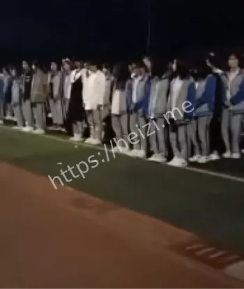 操场学生受伤医院急救