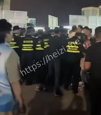 爆发大规模冲卡事件