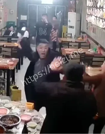 持刀男子砍伤多人监控实锤