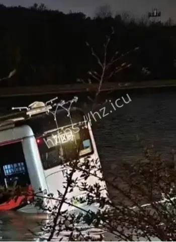 温州中学司机猛打方向盘