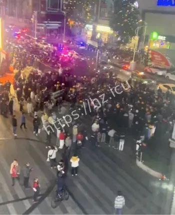 华商国际城骑手