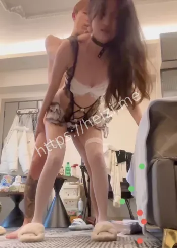 李悦婷上海学院女仆视频