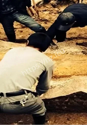 秦岭古墓探险惊魂