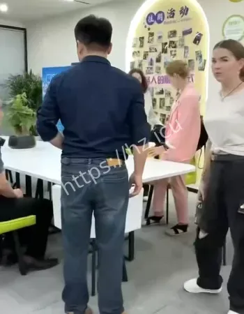 实则付费约炮服务